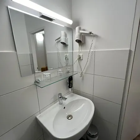 Post 20 Hotell 3*